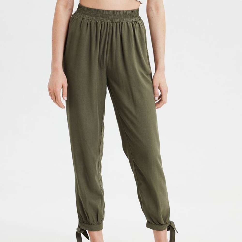 AE High Waisted Olive Green Jogger Pants